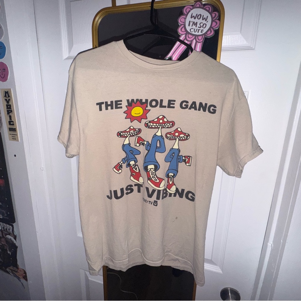 Vintage Beige Graphic Tee - Mushroom ‘Just Vibing’